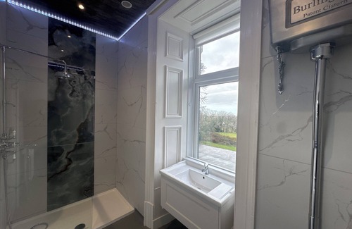 Bont Newydd Hotel | Plas Y Bryn Manor Hotel