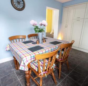 Deganwy Casa | Platform 13 Railway Cottage