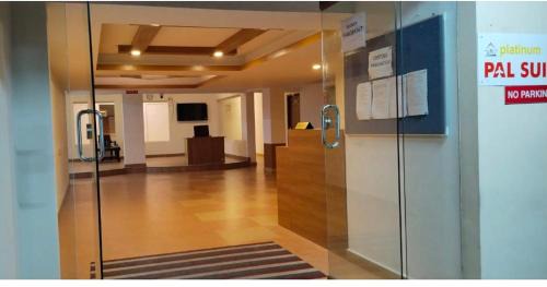 Nedumbassery Apartamento | Platinum PAL suits