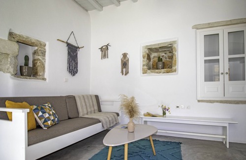Aperathos Casa | Platsa's House