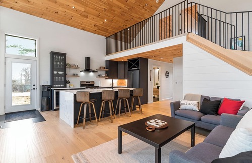 Lion's Head Cabaña | Play, dine and relax amongst the beauty of Georgian Bay and The Bruce Trail.
