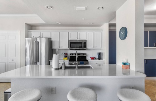 Naples Condominio | Play & Stay in Paradise – Updated 2BR with Full Golf Access