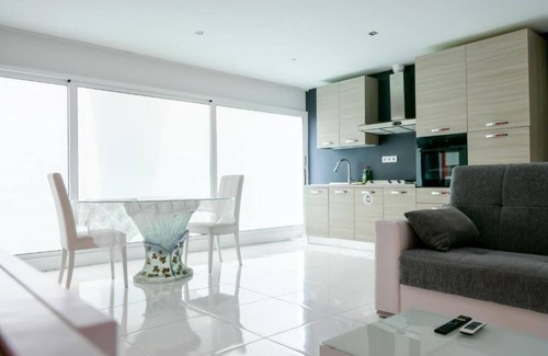 Castelldefels Apartamento | PLAYA A 3 MINUTOS .PARKING, BARBACOA.APARTAMENTO CASTELLDEFELS