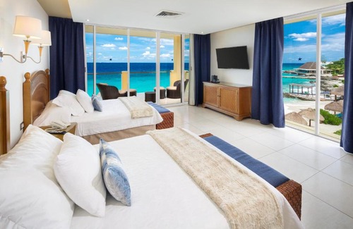 Zona Hotelera Norte Hotel | Playa Azul Cozumel