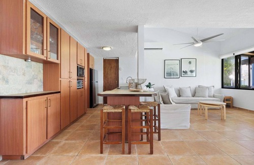 Zarzal Apartamento | Playa Collect | Beachfront Haven w. Pool