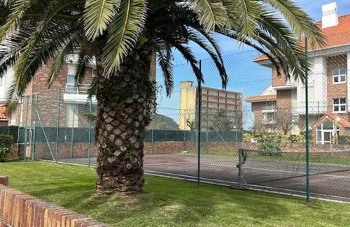 Santona Apartamento | Playa de Berria -Apartamento con piscina y vistas al mar