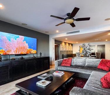 La Paz Apartamento | Playa de La Paz 1 Br Luxury Condo & access to Beach Club