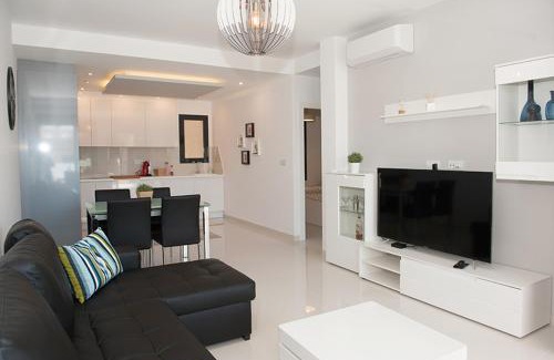 Pueblo Latino Apartamento | Playa Elisa Bay 108-113