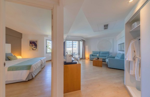 Muro Hotel | Playa Esperanza Resort