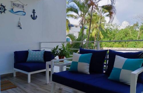 Villas Del Mar Apartamento | Playa Juan Dolio, RD-Acceso Privado A La Playa Justo Al Frente En 1ra Línea, Áreas Sociales, BBQ, Piscina, Gazebos-Parqueo-Wifi-Netflix-Al Lado De Minimarket, Restaurantes, Bares, Tiendas, Clubes de Playa, Campos De Golf, Bancos Comerciales y más