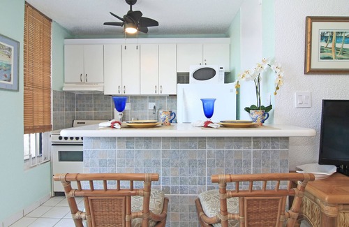 Bolongo Bay Apartamento | Playa Linda - St. Thomas Oceanfront Studio Condo en Pool & Bolongo Beach, USVI
