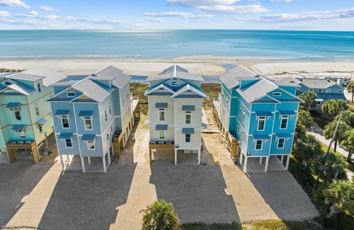 Indian Pass Casa | Playa Plata: Amazing 7BR Beachfront- Pet Friendly, Sleeps 23, Private Pool!