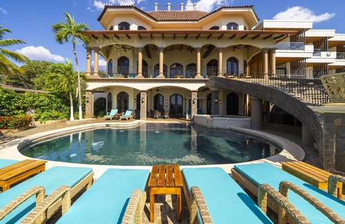 Potrero Villa | Playa Potrero - impressive 9 BR beachfront villa: Casa Taj
