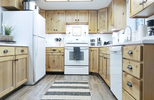Suncrest Casa | Playground and Toys! Cozy Townhome for Families