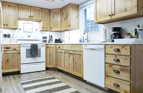 Suncrest Casa | Playground and Toys! Cozy Townhome for Families