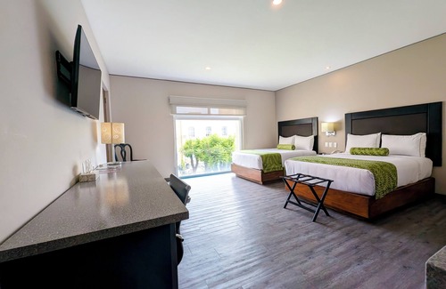 Centro de Querétaro Hotel | Plaza Camelinas Hotel