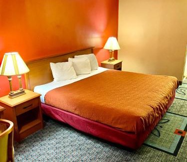 Springfield Hotel | Plaza Inn Springfield