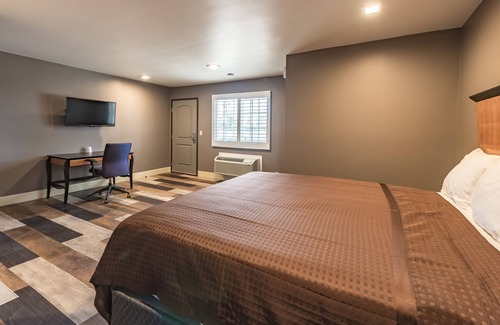 South Gate Hotel | Plaza Inn