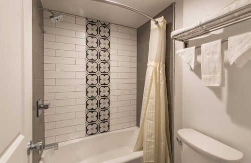 South Gate Hotel | Plaza Inn