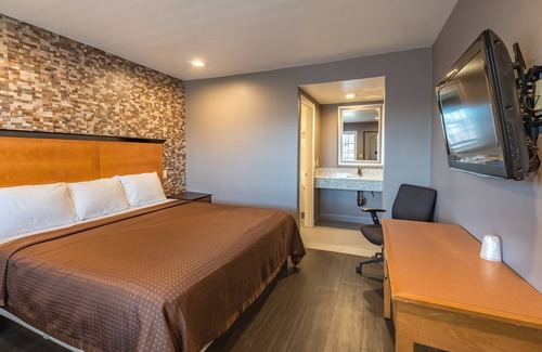 South Gate Hotel | Plaza Inn