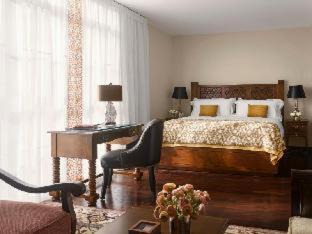 Westwood Hotel | Plaza la Reina