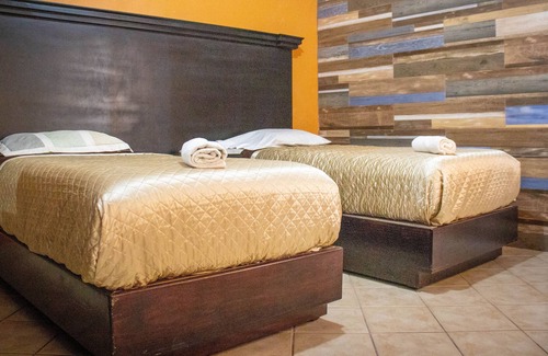 Landa de Matamoros Hotel | Plaza Landa Hotel