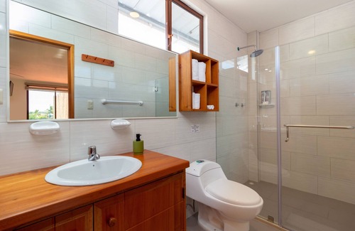 Bahía de la Academia Hotel | Plaza Luna Suites