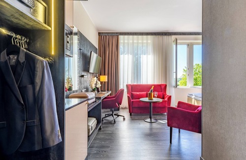 Schwerin Hotel | PLAZA Premium Schwerin; Sure Hotel Collection by Best Western