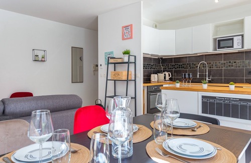 Montevrain Apartamento | Plaza Vienne 01-Apartamento-Apartamento-Baño con bañera-Terraza
