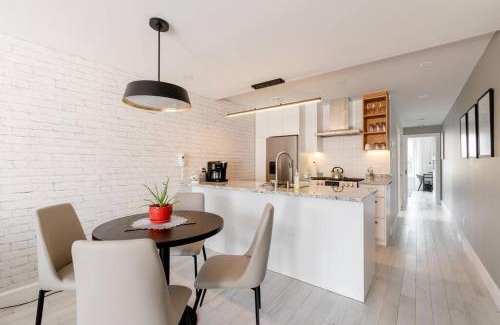La Petite-Patrie Apartamento | Plaza12 - StringLights, XL Terrace, restos & shops