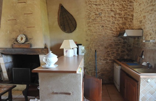 Saint-Michel-de-Villadeix Casa | Agradable casa de piedra rodeada de bosques y prados.