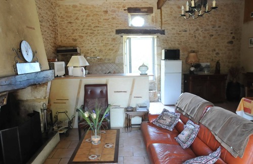 Saint-Michel-de-Villadeix Casa | Agradable casa de piedra rodeada de bosques y prados.