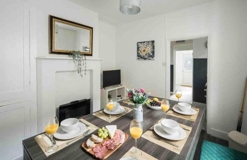 Broad Green Apartamento | Pleasant 4 bed house with x6 beds in heart of Croydon ! - Photo ID Required