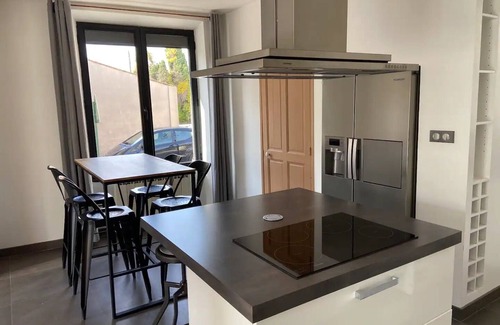 Morieres-les-Avignon Apartamento | Pleasant apartment close to all amenities