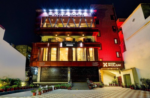 Paltan Bazaar Casa | Pleasant City View Stays Railway Station Dehradun
