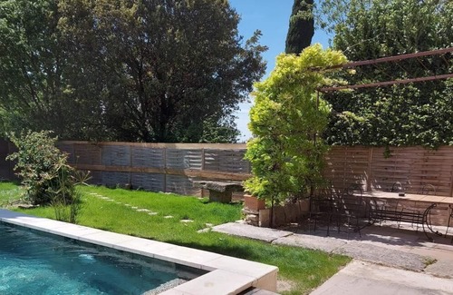 Saint-Etienne-du-Gres Otro | Pleasant Provencal Mas with pool and jacuzzi at St Etienne du Grès - 6 people