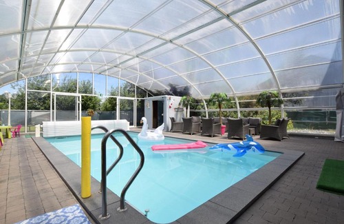 Courtil Casa | Pleasant Holiday Home with Sauna and Jacuzzi in Courtil