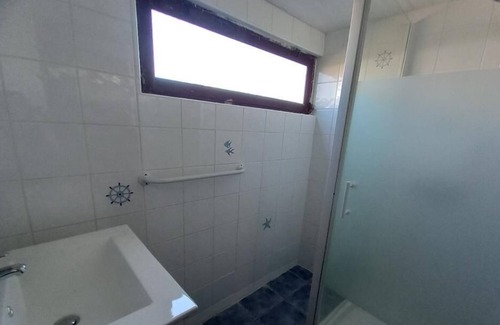 Saint-Guenole Casa | Pleasant house near the port