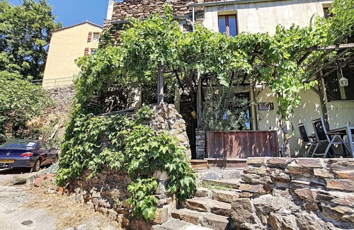 La Liviniere Casa | Pleasant little house with shared swimming pool
