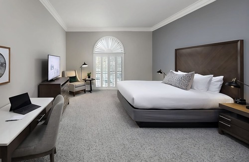 Winters Hotel | Pleasant Stay! 3 Modern Units, Outdoor Fireplace, Free Parking, Pet-friendly!