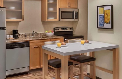 Highland Hills Casa | Pleasant Stay, Convenient Location! Free Parking, Pets are Welcome!