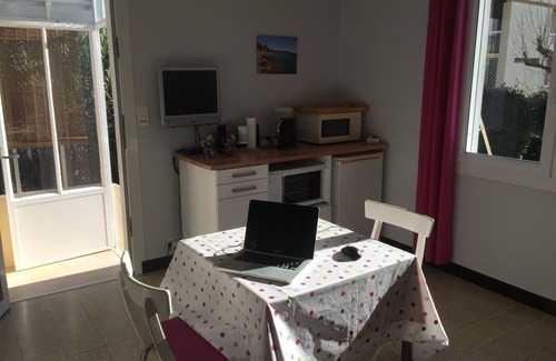Hyeres City Centre Casa | Bonito T1 (clasificado 3 estrellas) en Villa, tranquilo (callejón sin salida), jardín y estacionamiento