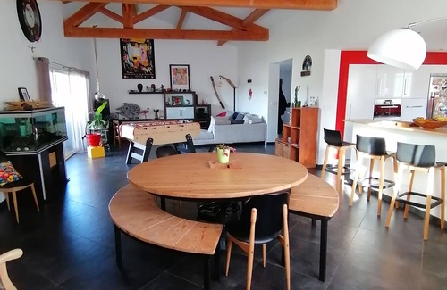 Bagnols-sur-Ceze Villa | Villa agradable con piscina.