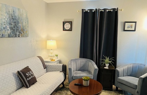 Lemoore Casa | Pleasantville