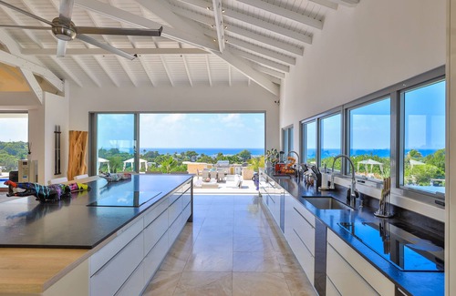 Les Terres Basses Villa | Swanky Caribbean Estate, vista al mar, piscina climatizada, aire acondicionado, wifi gratuito, ping pong, mesa de billar