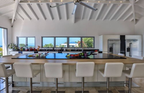 Les Terres Basses Villa | Swanky Caribbean Estate, vista al mar, piscina climatizada, aire acondicionado, wifi gratuito, ping pong, mesa de billar