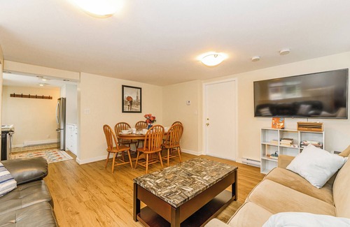 Gordon Head Casa | Gordon Head BnB Clean & Comfortable with everything you'll need Great Reviews