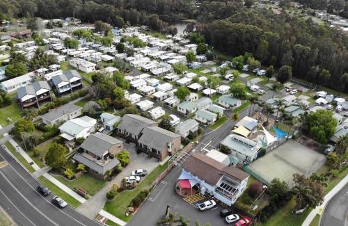 Sunshine Bay Complejo | Pleasurelea Tourist Resort & Caravan Park