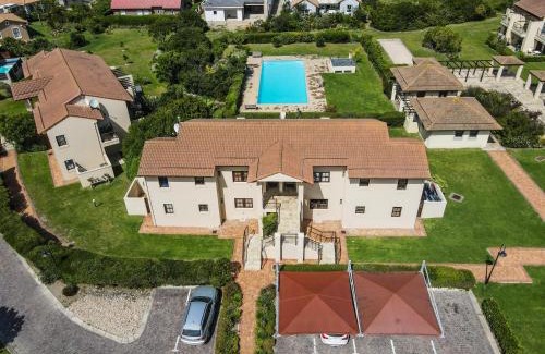 Plettenberg Bay Apartamento | Plettenberg Bay Unit 17 Whale Rock Gardens Apartment with Backup Power