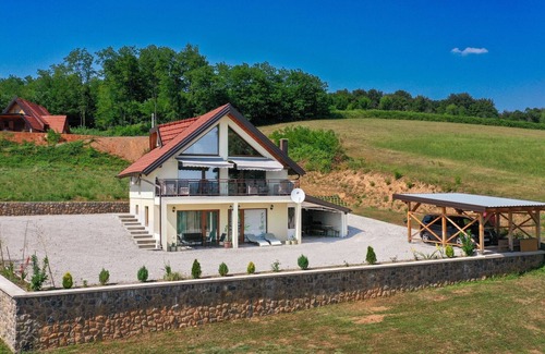 Barilovic Casa | Plivanje u zalazak sunca - Three Bedroom House